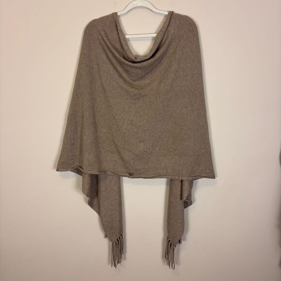 Mersea Light Brown Fringe Bottom Short Sleeve Sweater - Picture 2 of 9